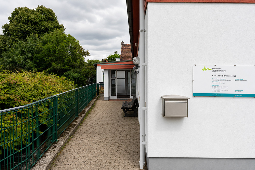 MVZ Vienenburg Zuweg zum Eingang